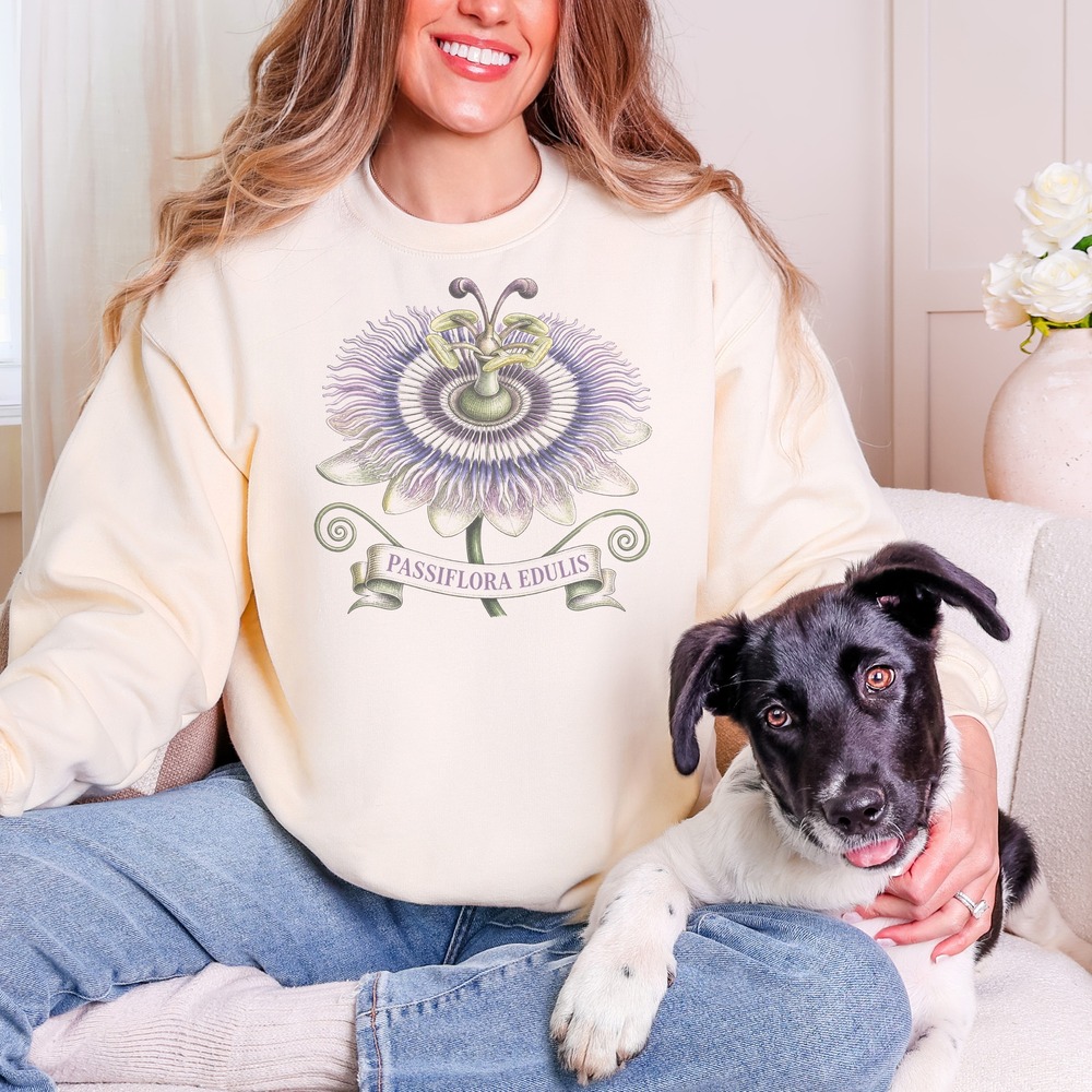 Passiflora Edulis in Full Bloom Botanical Banner Sweatshirt